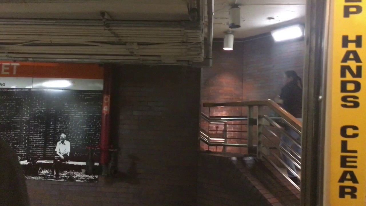 A Ride on MBTA Orange Line from North Station to State Street