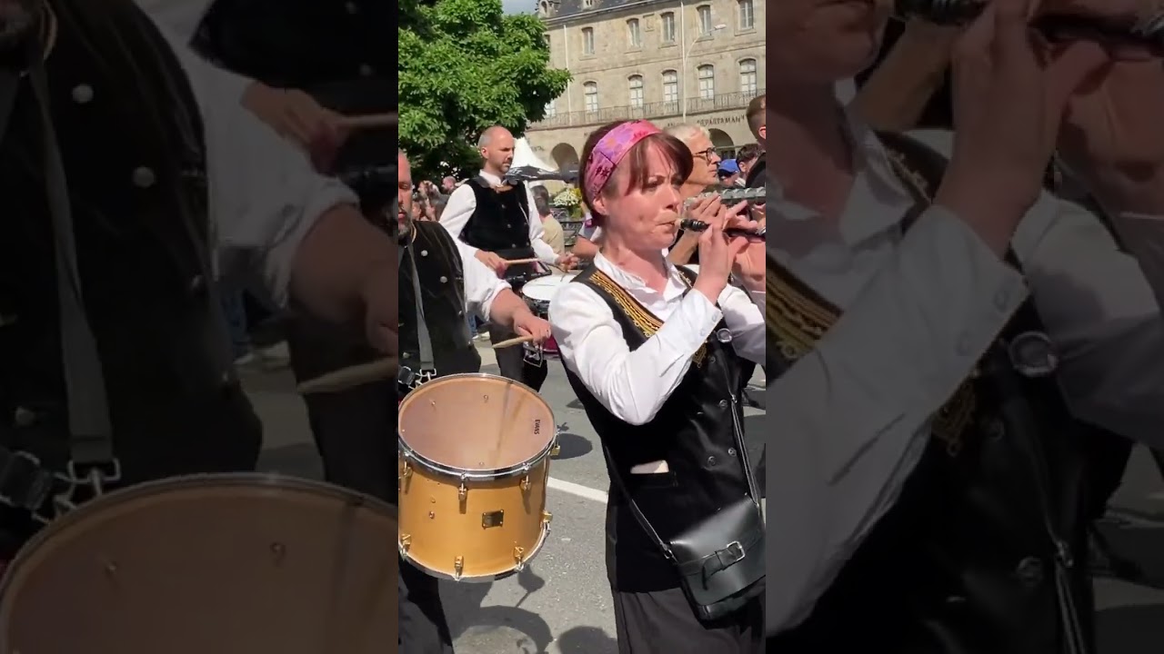 Bagad fêtes de Cornouaille Quimper #breizh #bretagne#bombarde#biniou