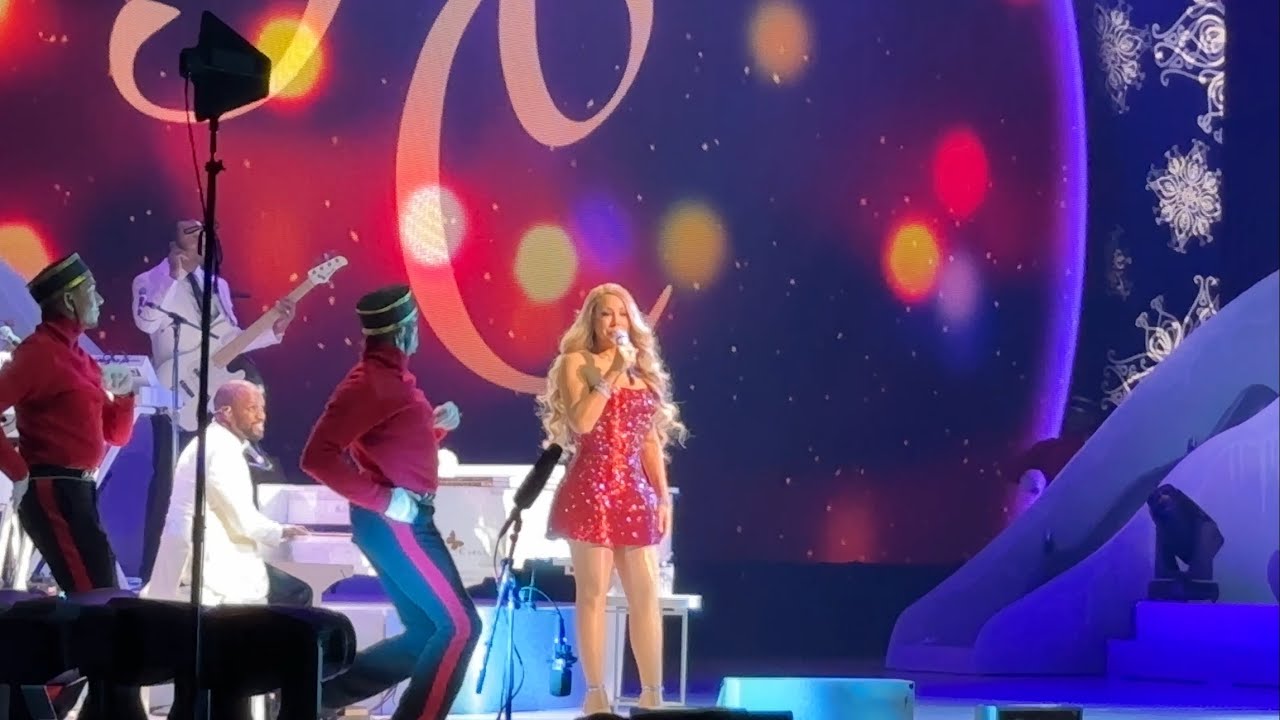 Mariah Carey- Christmas (Baby Please Come Home) | Merry Christmas One and All Tour, Kansas City