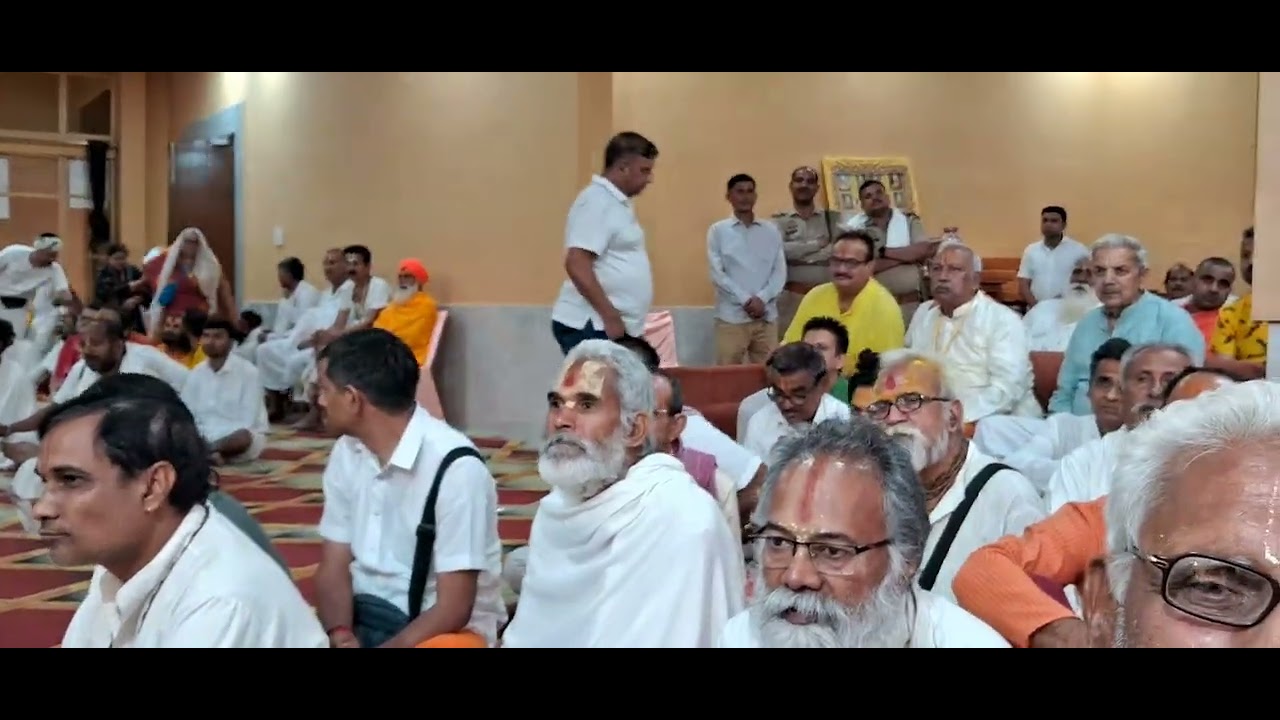 श्री राम जय राम जय जय जय राम दिव्य भजन से शुरुआत करते हुए मलूक पीठ वाले महाराज जी दर्शन करो भक्तों 