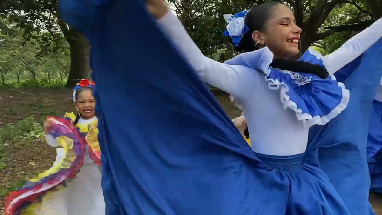 Toxicity por Studio Dance E.T Tema Arpamartinez