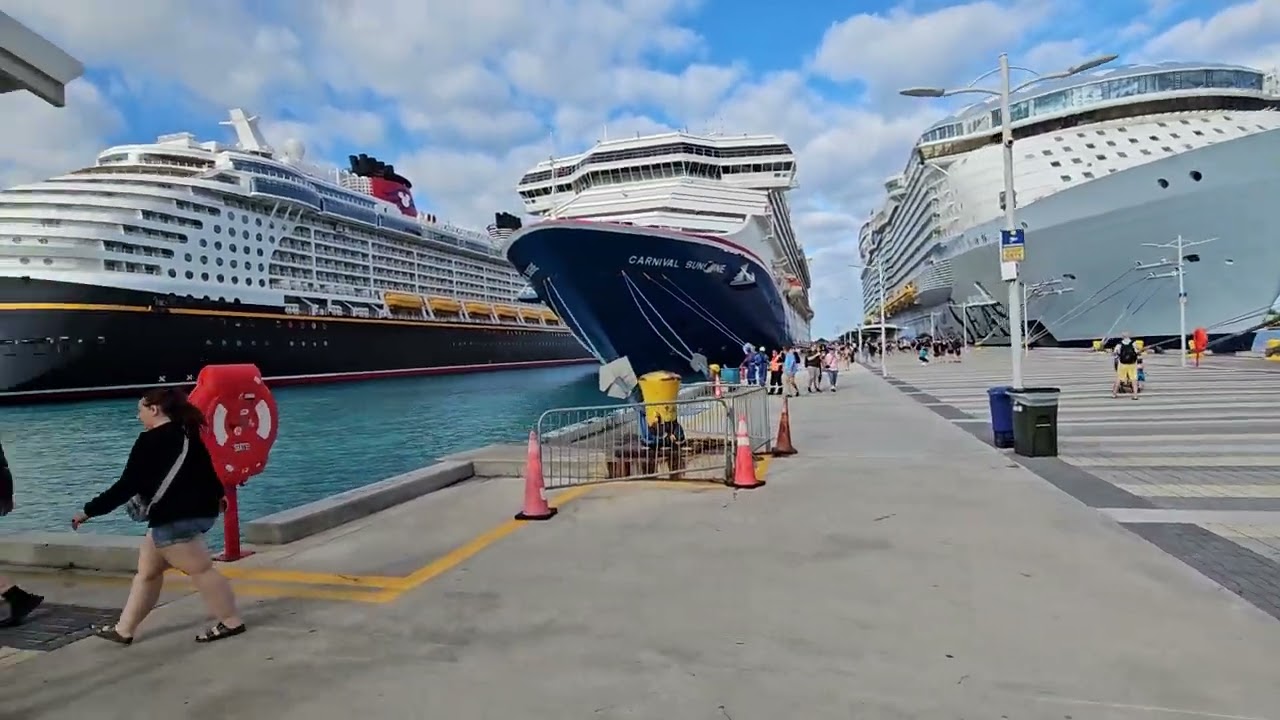 Royal Caribbean dock walk in Nassau Like comment subscribe 