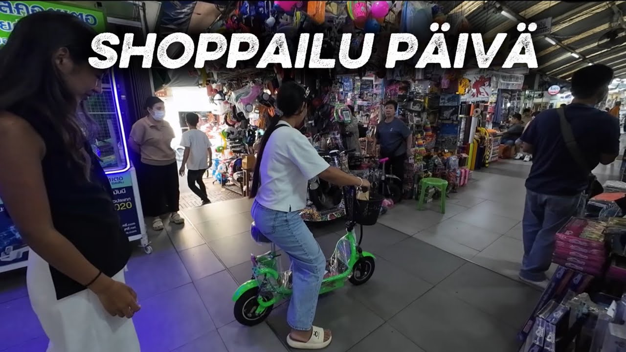 Shoppaillaan ympäri Bangokkia. Iso vintage kauppakeskus 🤗