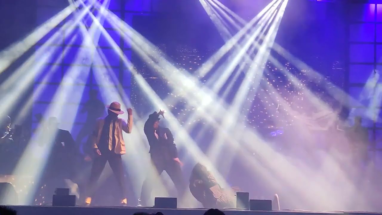 Smooth Criminal -  Michael The Show