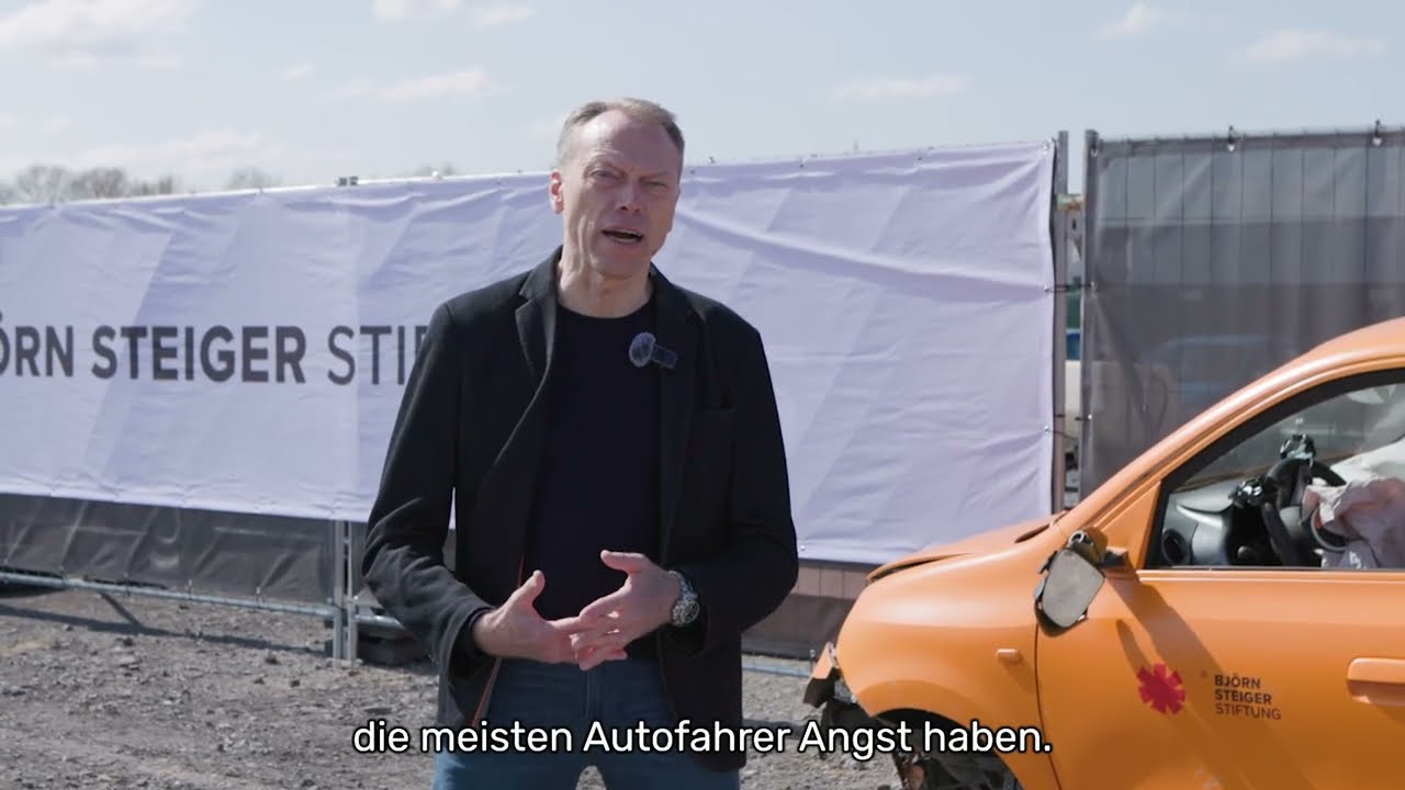 Crashtest - Schwere Wildunfälle mit Autos vor allem durch falsche Reaktion