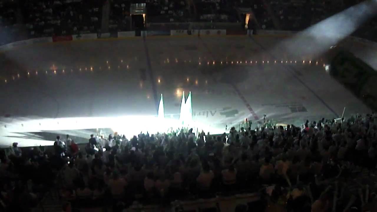 Ralph Engelstad Arena: Fighting Sioux vs Golden Gophers Pre-game