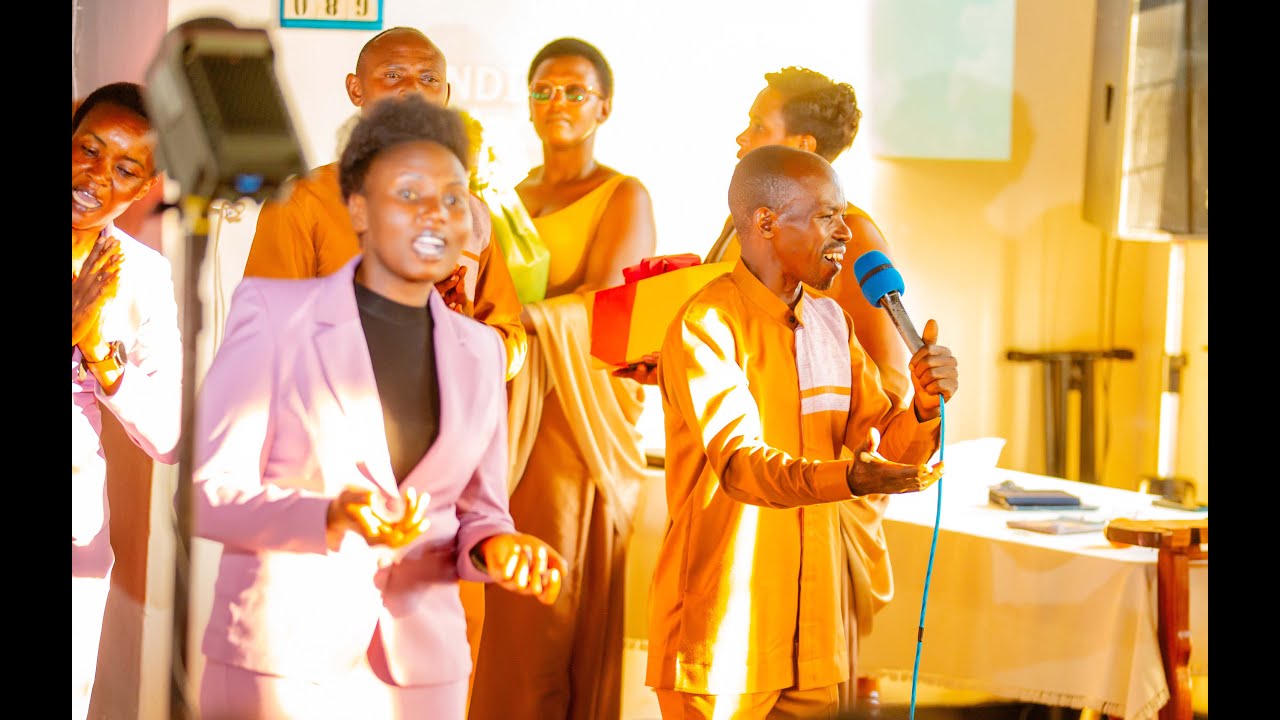 Reba Indirimbo Nziza  Mugitaramo cya korari Ibimenyetso By' Ibihe Samuduha ya Abadivantisite