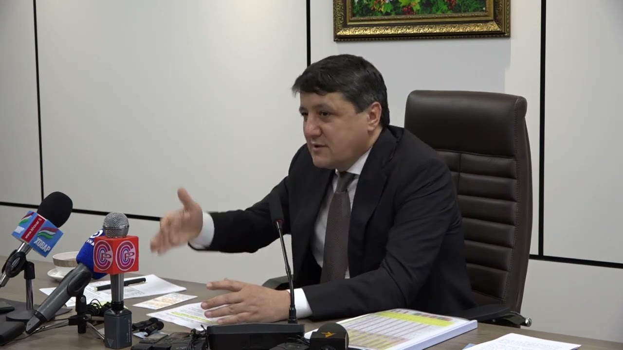 Шералӣ Кабир, вазири саноат ва технологияҳои нав дар нишасти хабарӣ оид ба мушкилоти соҳа чӣ гуфт?