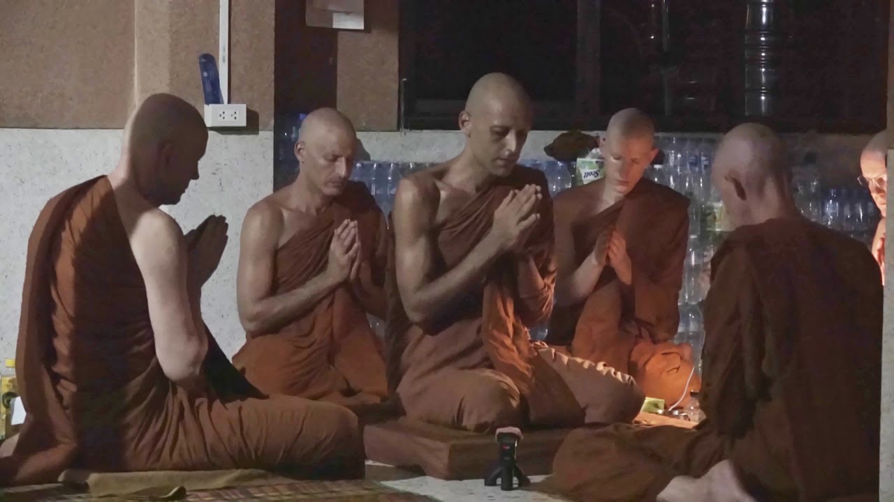 สวดปาฏิโมกข์ chanting the Patimokkha (5/07/20)