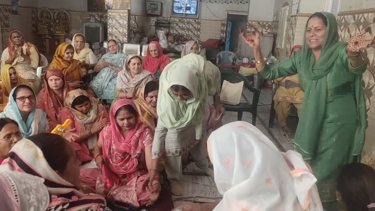 बरसाने की छोरी बोली अपनी मां के कान मै।।