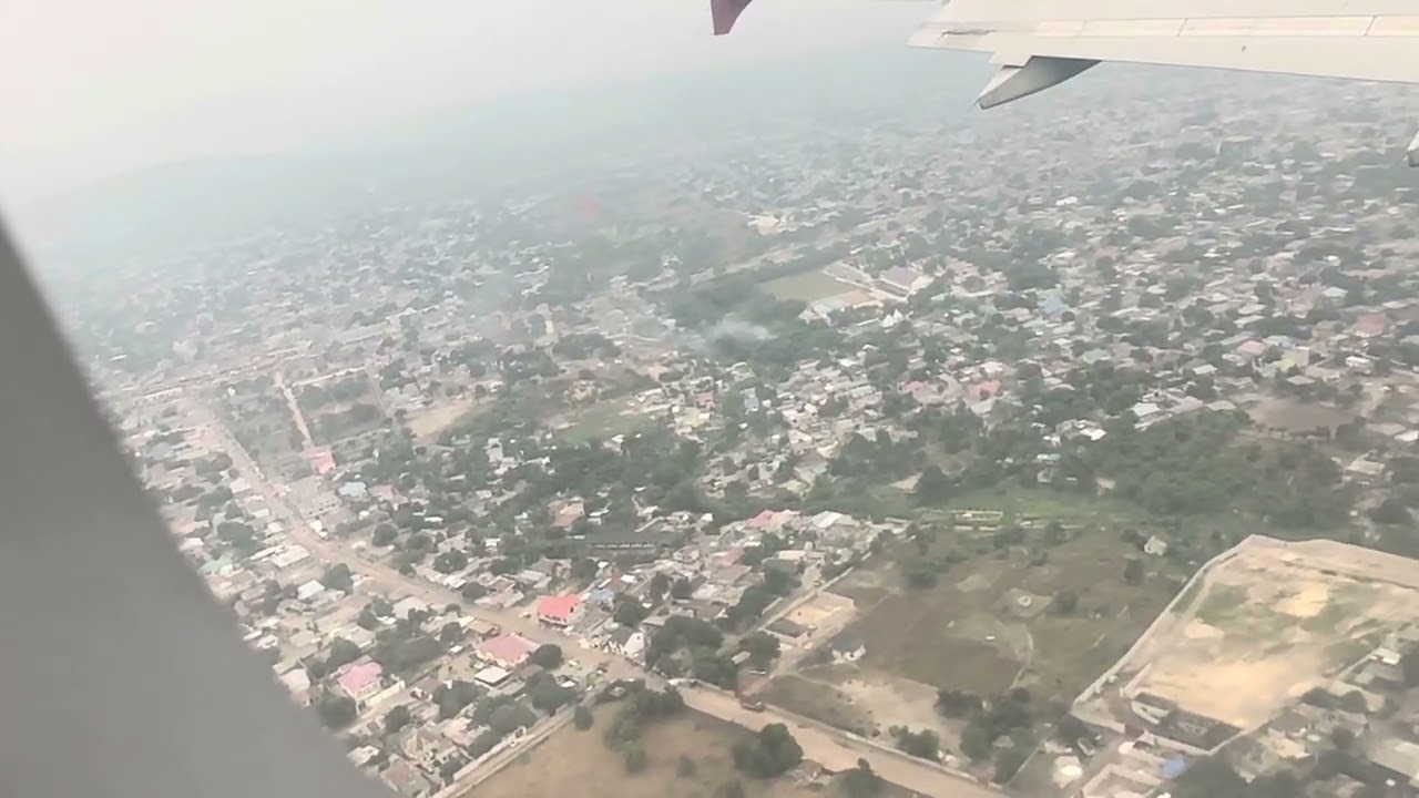 ATTERRISSAGE D’UN AIRBUS A320 À KINSHASA  AÉROPORT INTERNATIONAL DE NDJILI