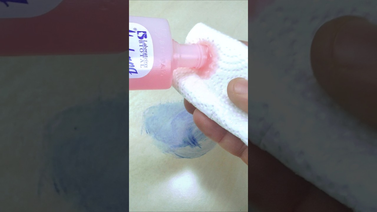 Be sure to remember this trick! How to remove paint from linoleum floors easily and quickly? #Shorts