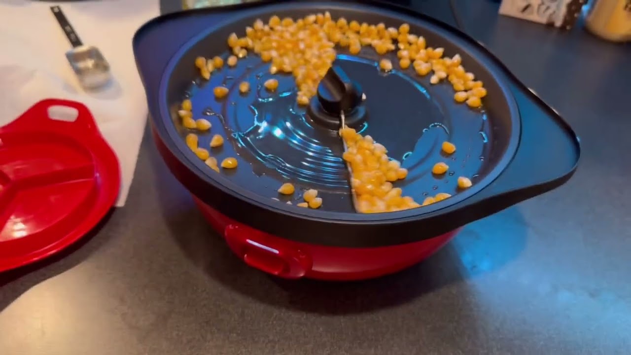 The Dash popcorn maker