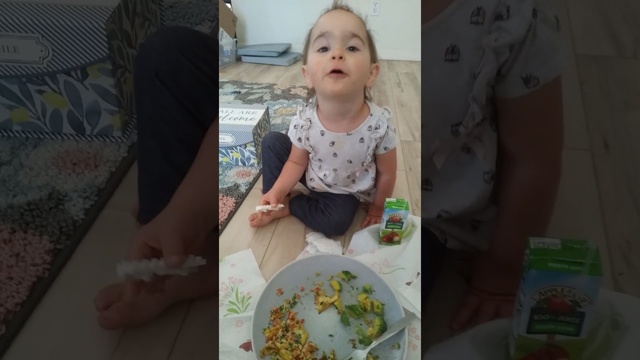 Iris Sapphire vampires like to eat avocado July 1 2021 (turns 31 months tomorrow)