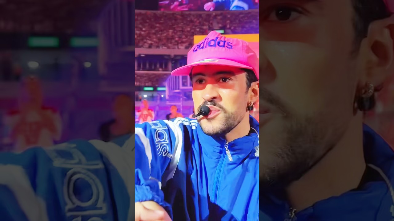 when Bad Bunny FLIRTING with his fan at concert #celebrity