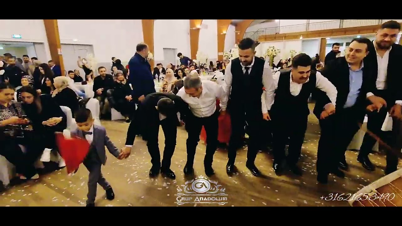 Fransada Avşar düğünü böyle olur.  @grupanadolum2554
