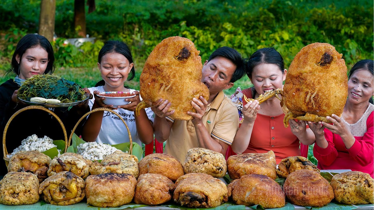 Deep-Fried Chicken Wrapped Glutinous Rice Recipe - Cooking For Donate - Village Food Video