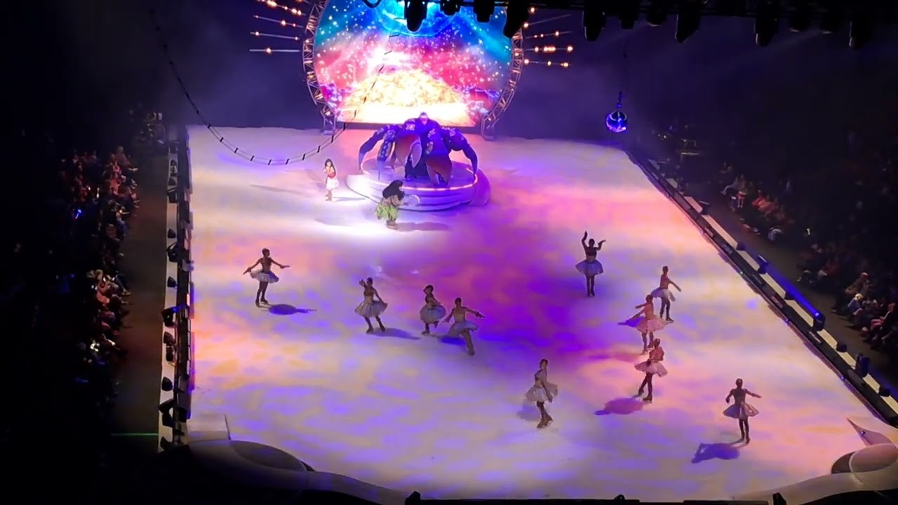 Disney On Ice Montreal 2025 / Moana Shiny Tamatoa Jermaine Clement