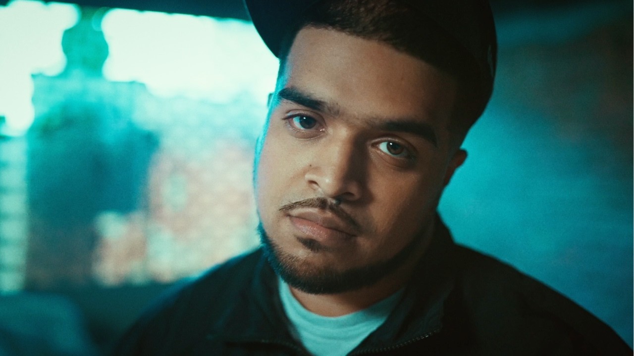 KayMuni - 7AM (Official Music Video)