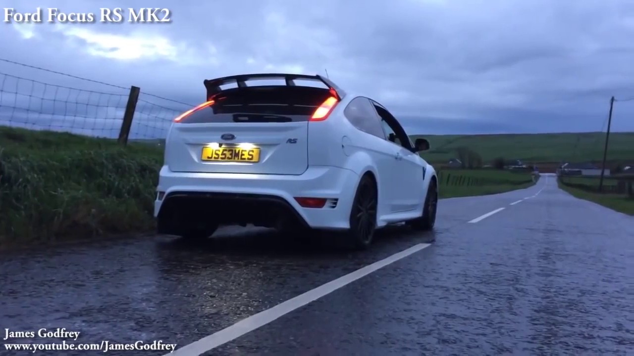 Ford Focus RS MK2 vs Ford Focus RS MK3   Acceleration 0 200km h, Revs & Exhaust