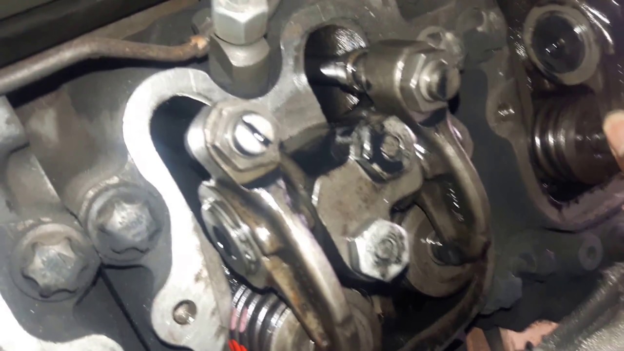 Man 12 cylinder engine valve setting