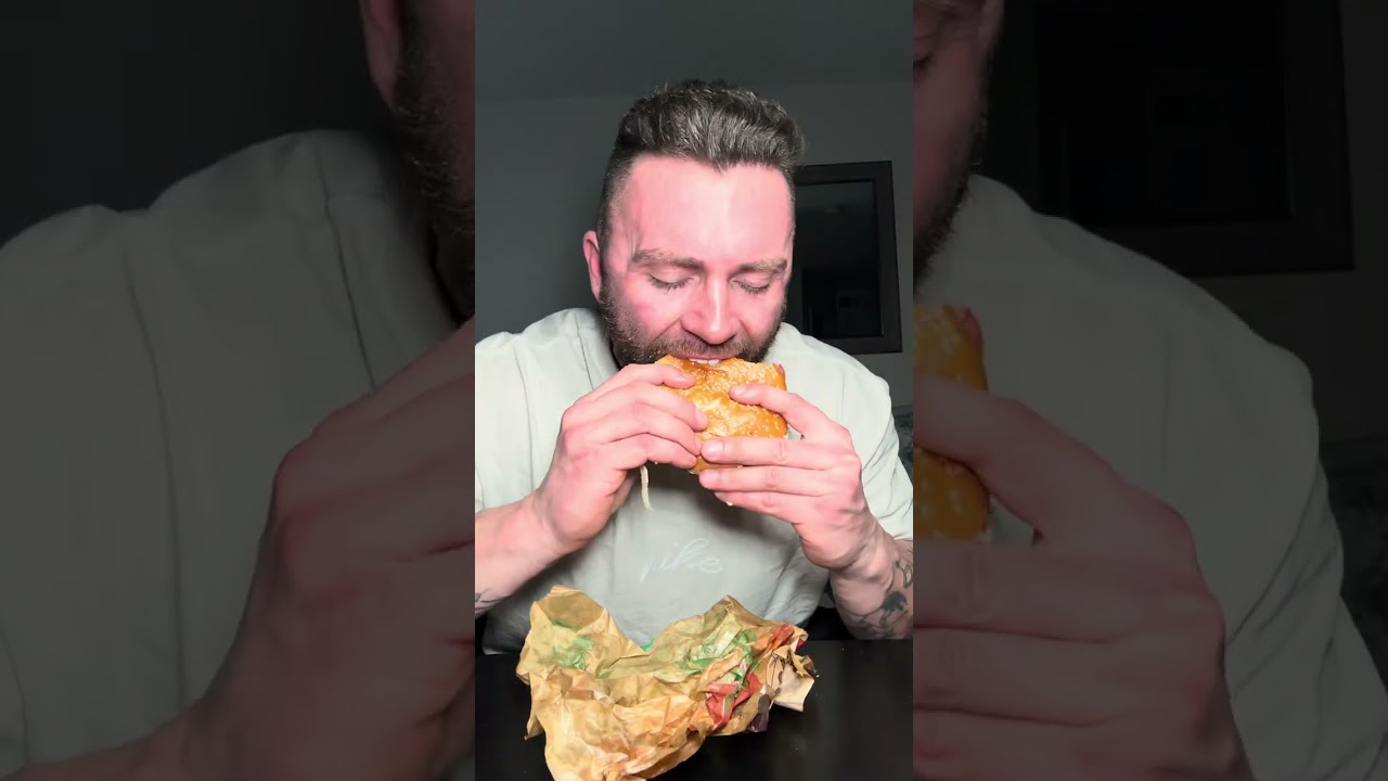 EATING 2 TRIPLE WHOPPERS BEFORE BED