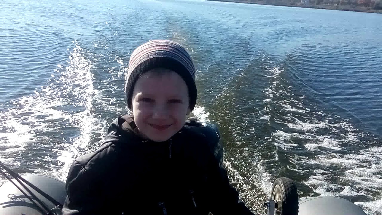 меркури 3,5 + еллинг пилот 310 с полной массой 195 кг на глиссере