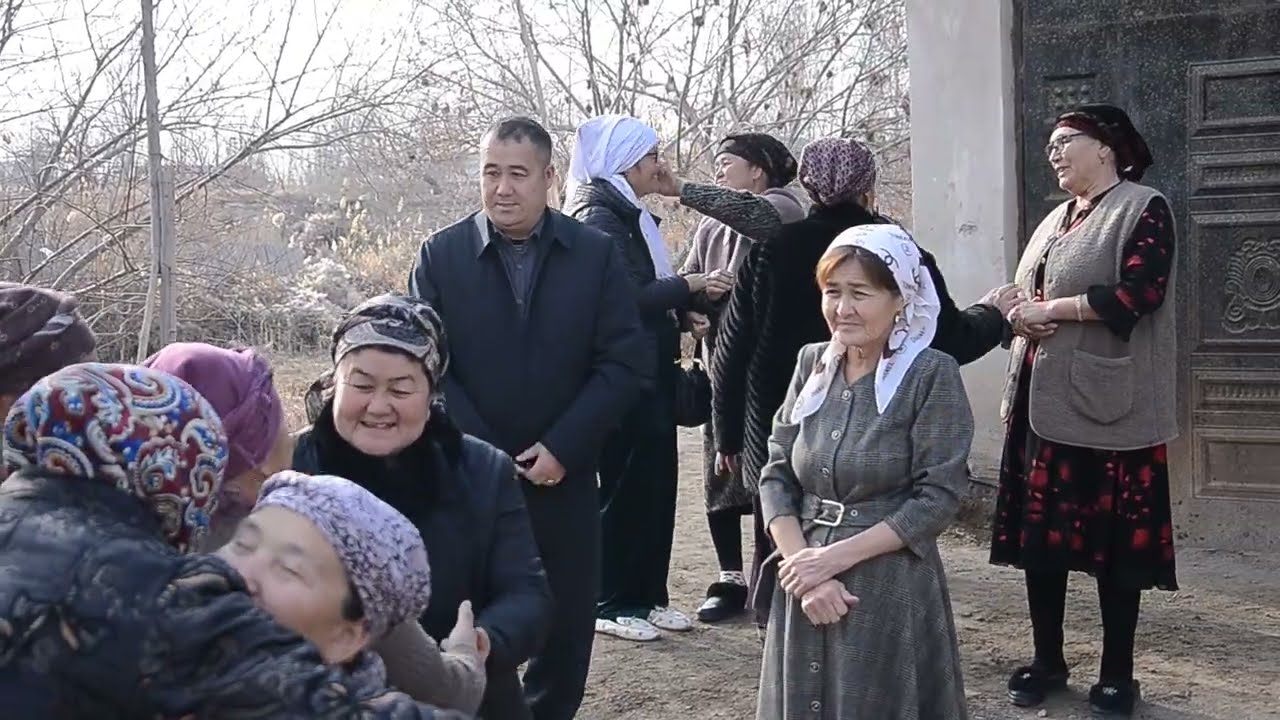 Нөкис районы Орайлық Ақмаңғытта Сержановлар шаңарағында Келин шашыў той Куралбай & Рано