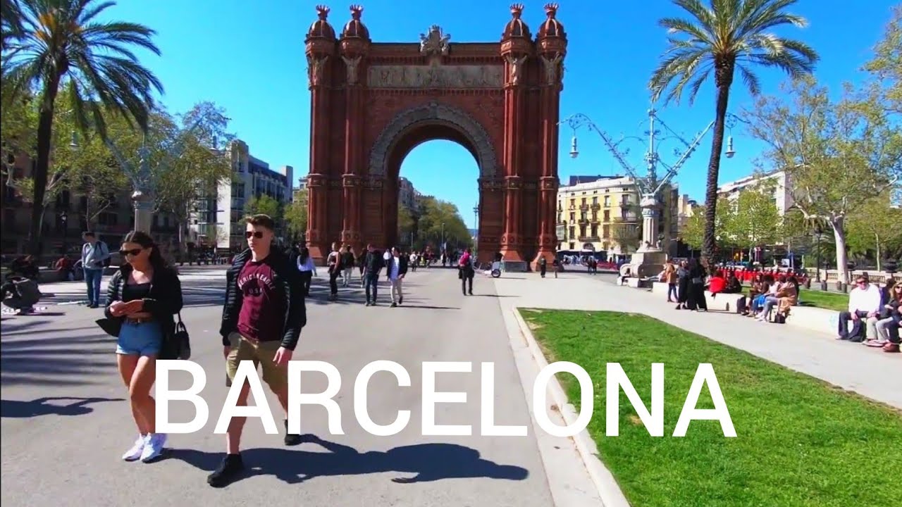 Barcelona walk |  Arc de Triomf and Passeig de Sant Joan