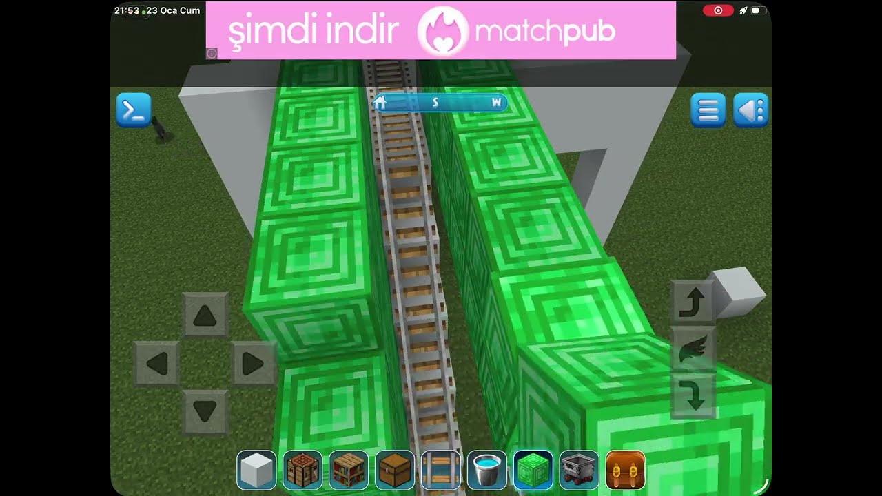 Minecraft ama gerçek değil yani ray yapıyoruz 