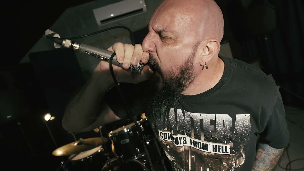 A NEW LEVEL (PANTERA COVER) VULGAR TRIBUTO FLORIPA