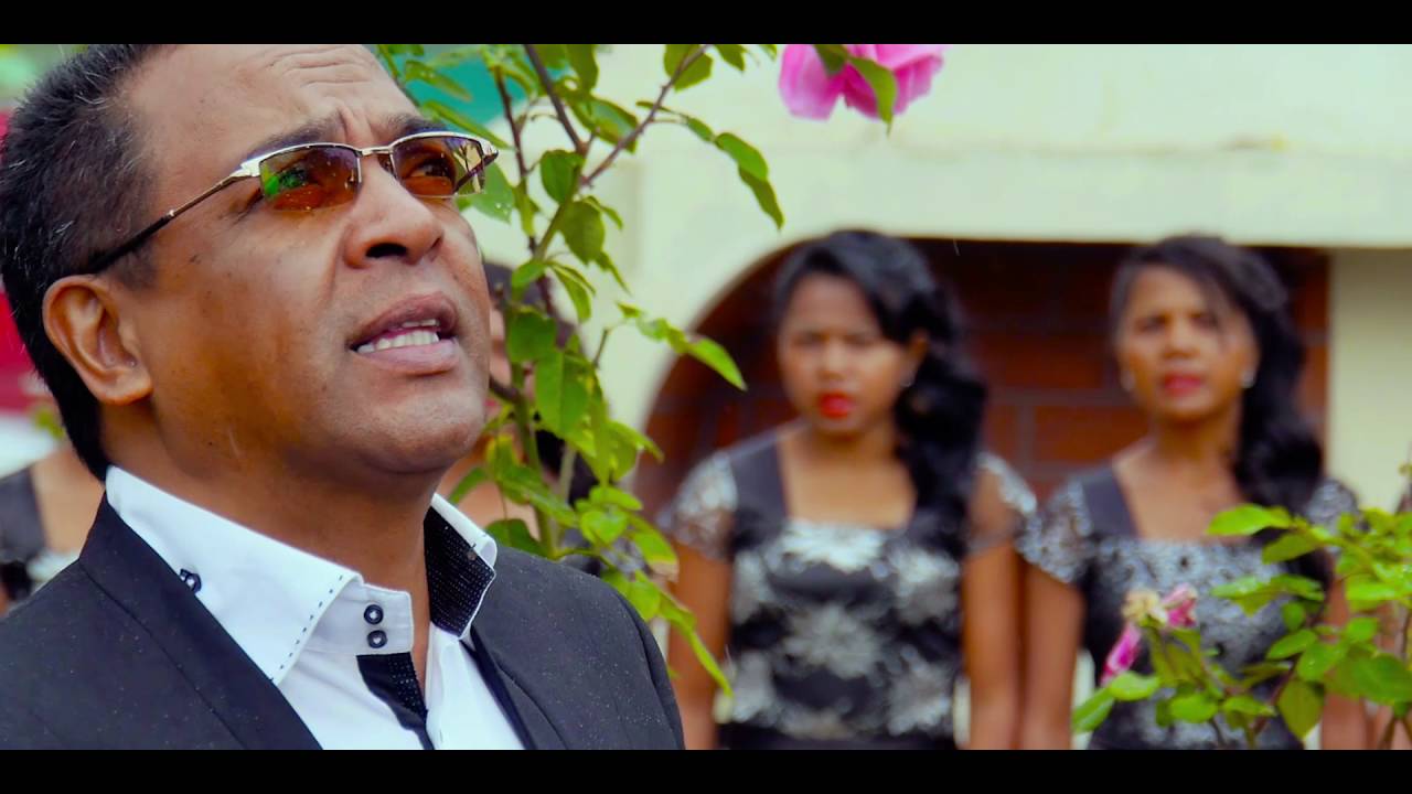 Am-pelatananao EDENA VAOVAO  FLM  feat RIJA RAMANANTOANINA  HD (Evangelique)