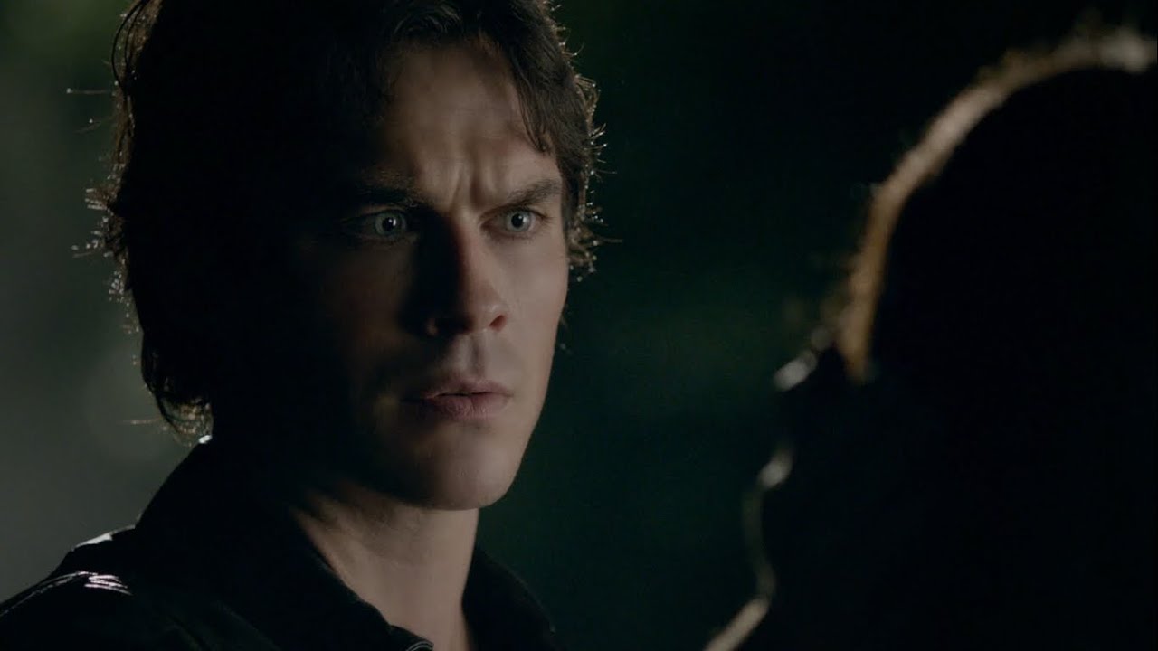 TVD 8x1 - Damon sees Elena in his dreams. 