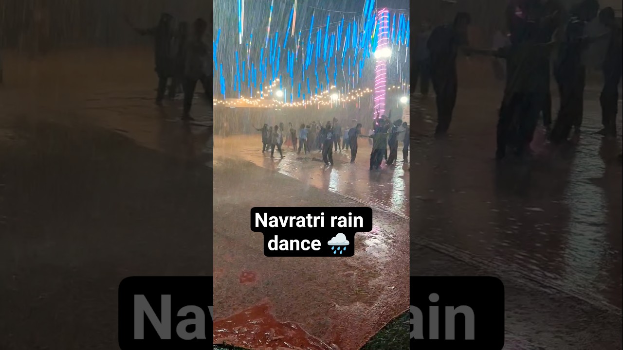 navratri rain dance 🌧️ 🙏🔔🚩 #garba #music #song #viral #dance #rain #heavyrain #raindance #reels #new