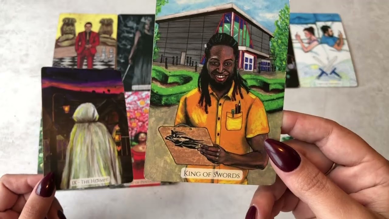 RAIO-X DOS PENSAMENTOS E SENTIMENTOS DELE(A) POR VOC&Ecirc; HOJE! | Tarot responde!