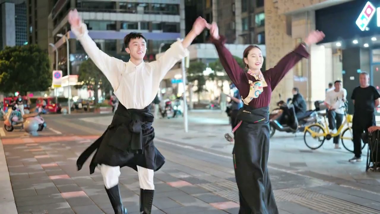 Fantasitic Tibetan Dance: Sonam Dentso, Choekyi 'Confer' 优秀锅庄舞：索朗旦措、秋吉《授予》