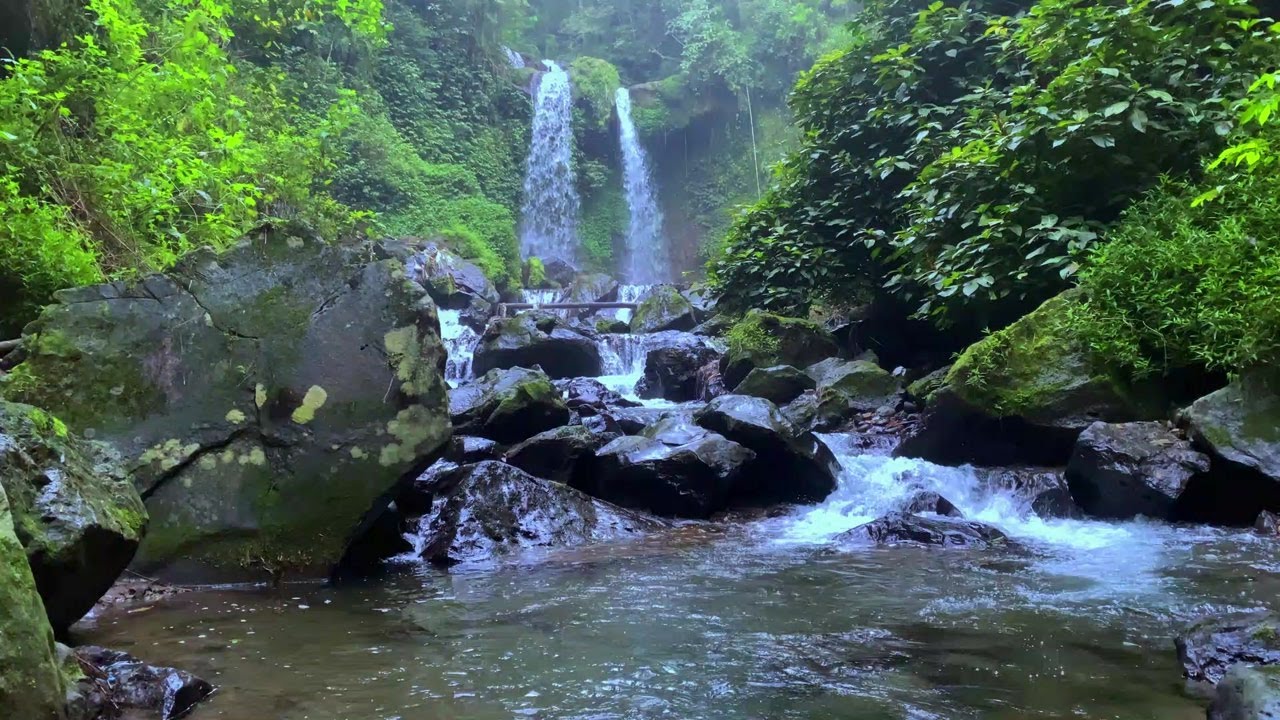 Peaceful Water Flow for Meditation and Gentle Relaxation