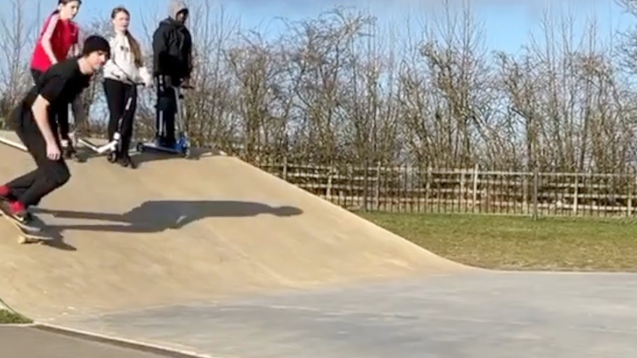 #MON🥓 Ellis Frost (📹 letsgoskateuk)