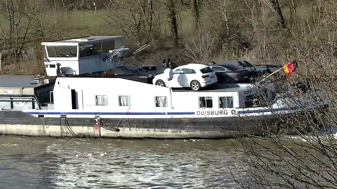 Schubverband „RHENUS REGENSBURG“ in der Talfahrt