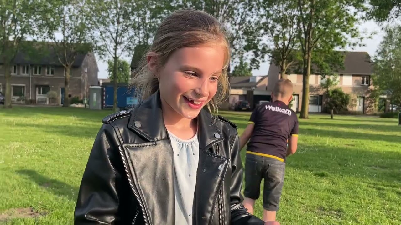 Aubree & Tibbe - Challenge Slagroom in je gezicht