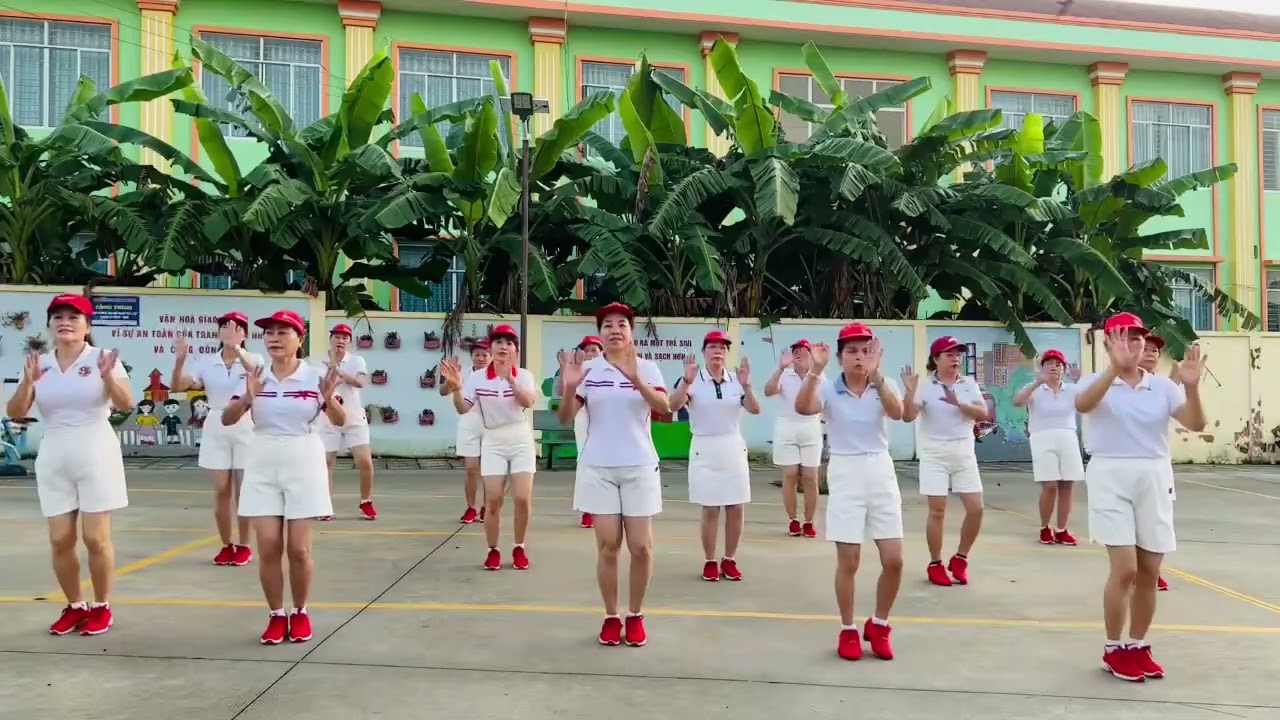 CLB dân vũ nhịp sống vui  bình Phước nhảy  BO NEY 79￼￼￼￼