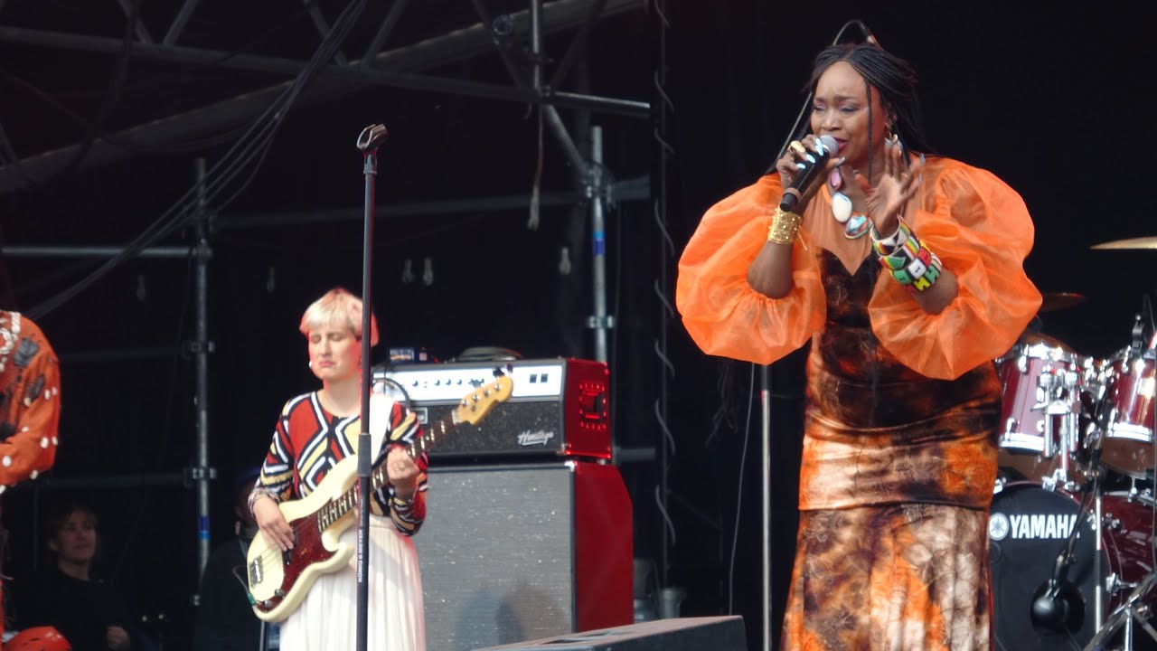 OUMOU SANGARÉ AU FESTIVAL DU CHANT DE MARIN 2023 / PAIMPOL - 4 août 2023