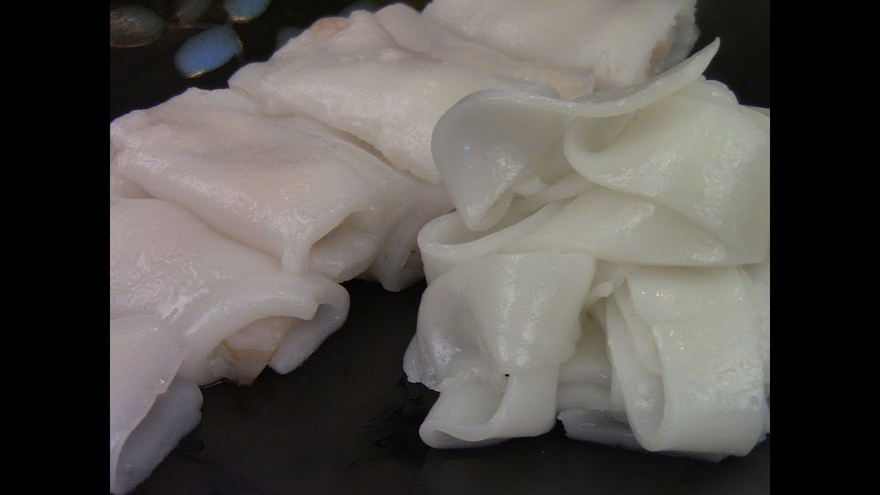 Fresh Rice Noodle And shrimp Rice Roll (Dim Sum)