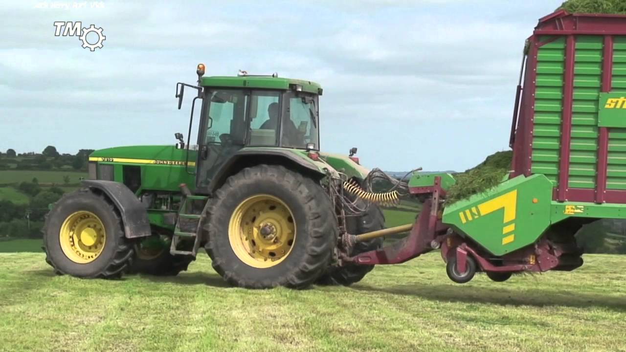 John Deere 7810 & Strautmann Wagon