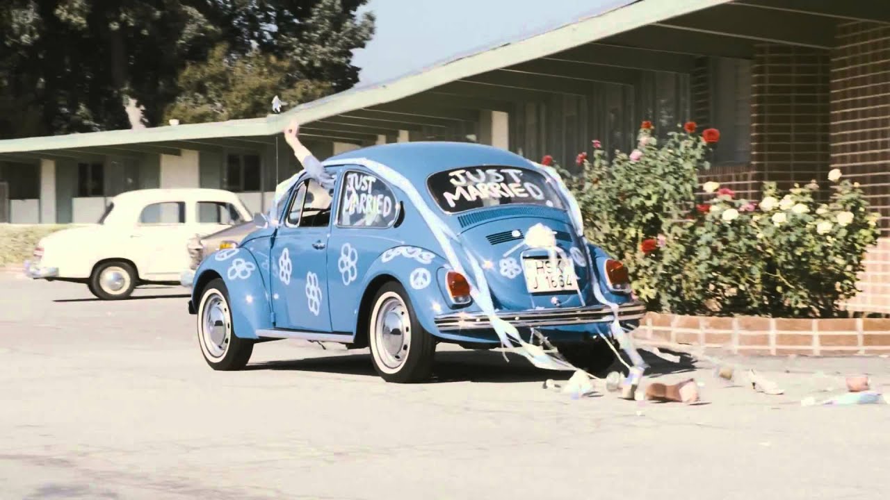 El Volkswagen The Beetle se presenta en este comercial