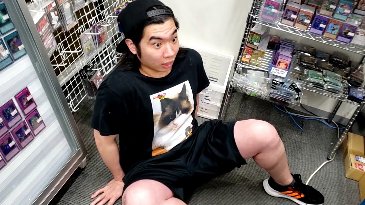 オリパで100万円以上溶かしてしまい店内で貧血を起こしてぶっ倒れるオタク