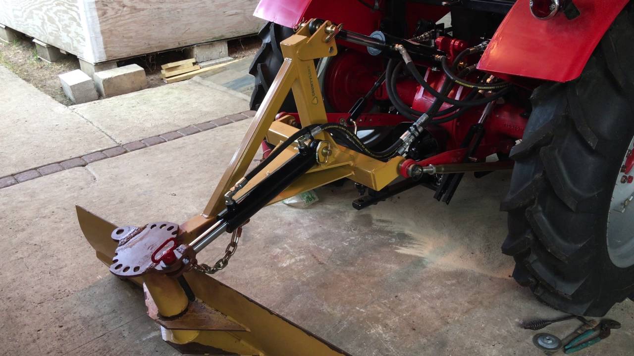 Massey Ferguson 35 (Rear Hydraulics): Toplink, Side Lift & Blade Cylinders.