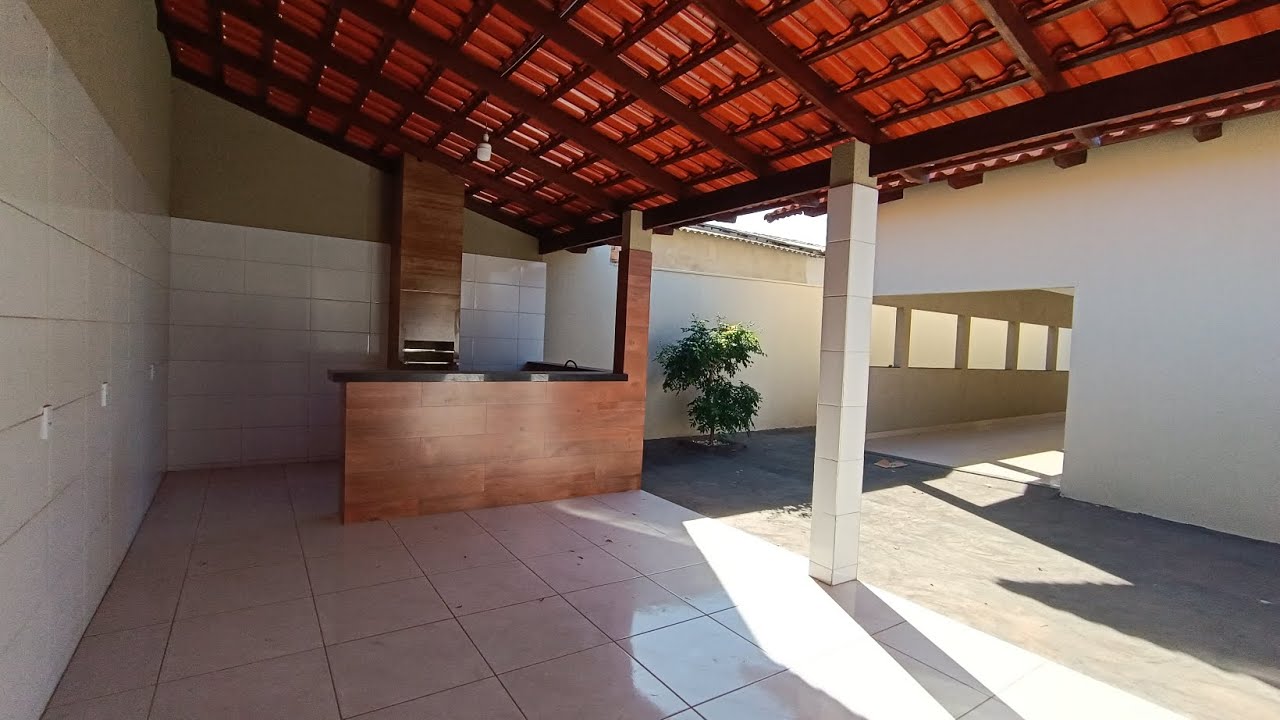 Casa ZERO de entrada,sozinha no lote, todas no porcelanato , próximo centro de Ap de Goiânia