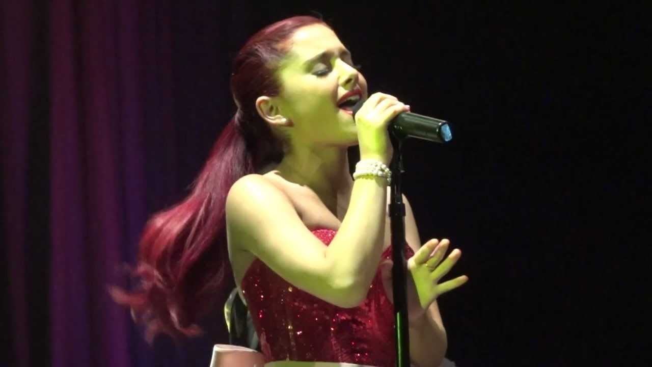 Ariana Grande - 