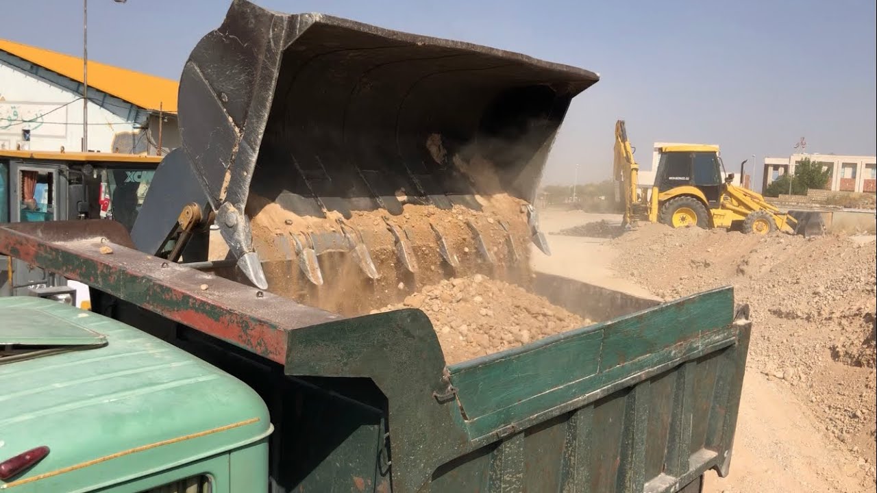 بارگیری‌ مخلوط درجه یک با لودر ZL50